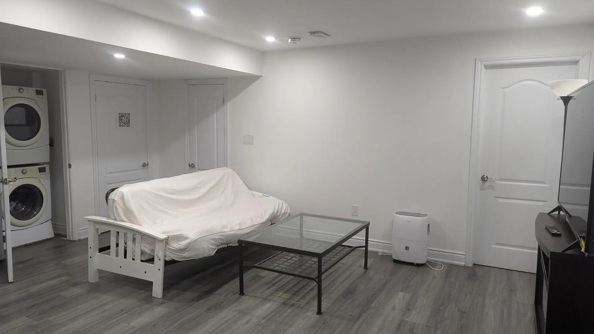 Colton Basement Room 1 Kitchener Penzion