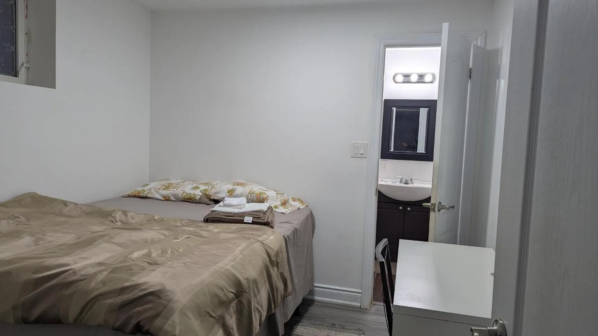 Basement Queen Beds By Ykf Airport Kitchener