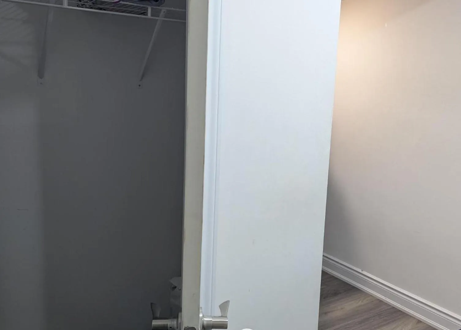 Guest house Basement Queen Beds By Ykf Airport Kitchener Canada